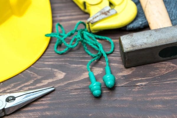 Proteção auricular para oficina: qual escolher?