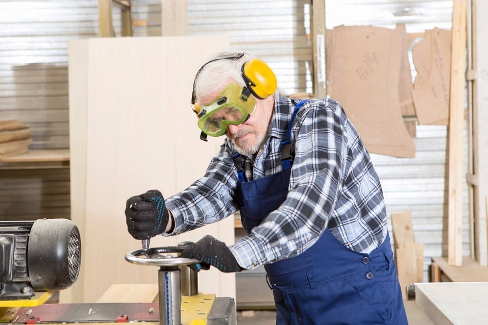 equipamentos para oficina mecânica seguros