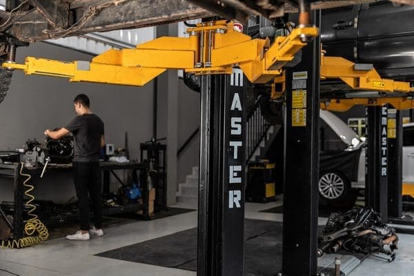 Equipamentos e equipe: como tornar sua oficina mais eficiente