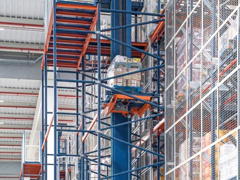 movimentação de cargas pesadas em indústrias